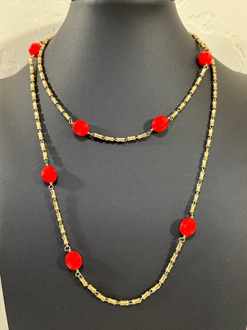 J Crew Matte Gold-Tone Faceted Red Coral Color Cylinder Bead Link Necklace